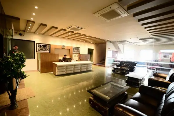 Hotel Aksa Srinagar 10